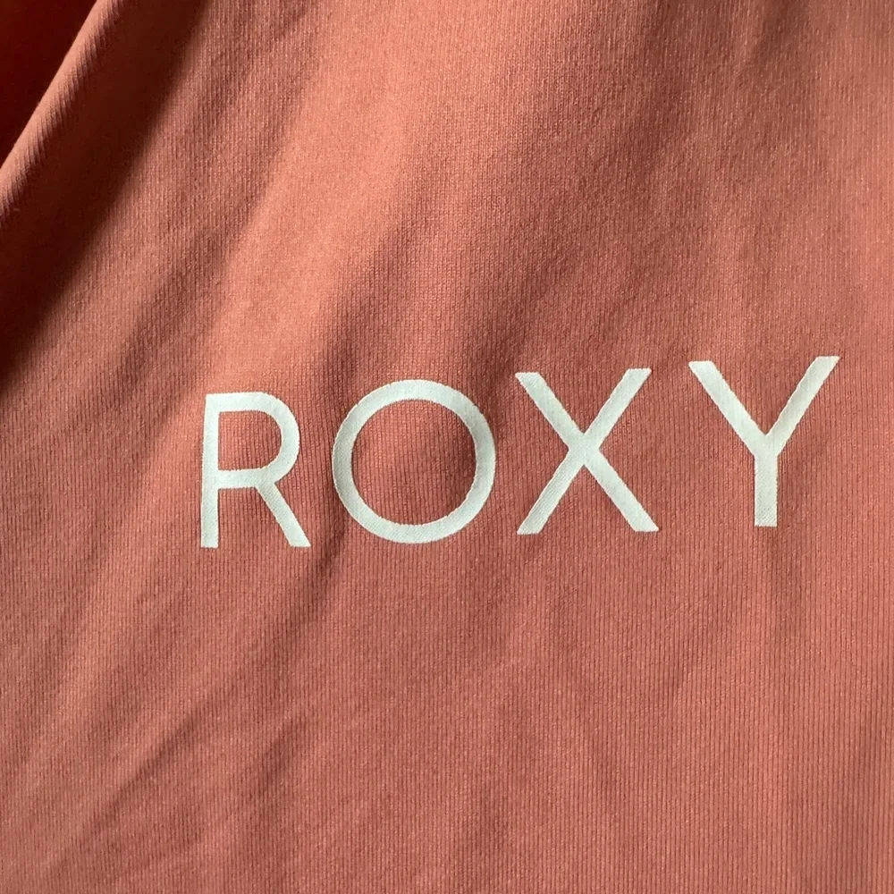 Roxy top coral